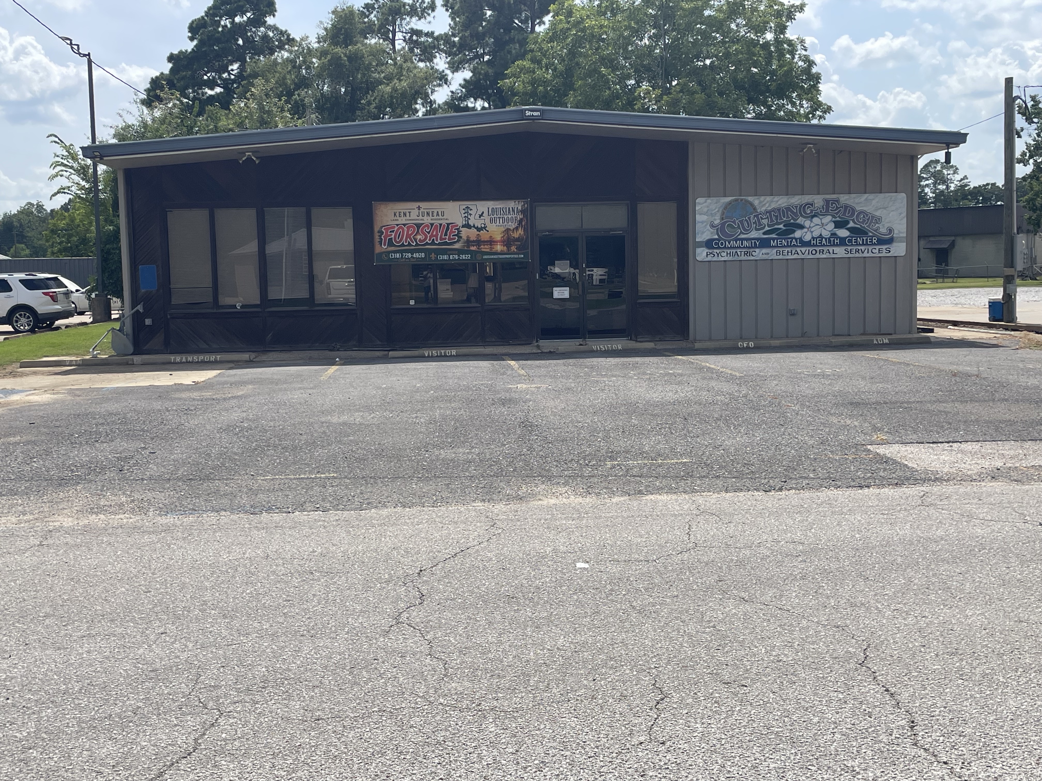 COMMERCIAL OFFICE/MEDICAL BUILDING FOR SALE OR LEASE IN MARKSVILLE, LA