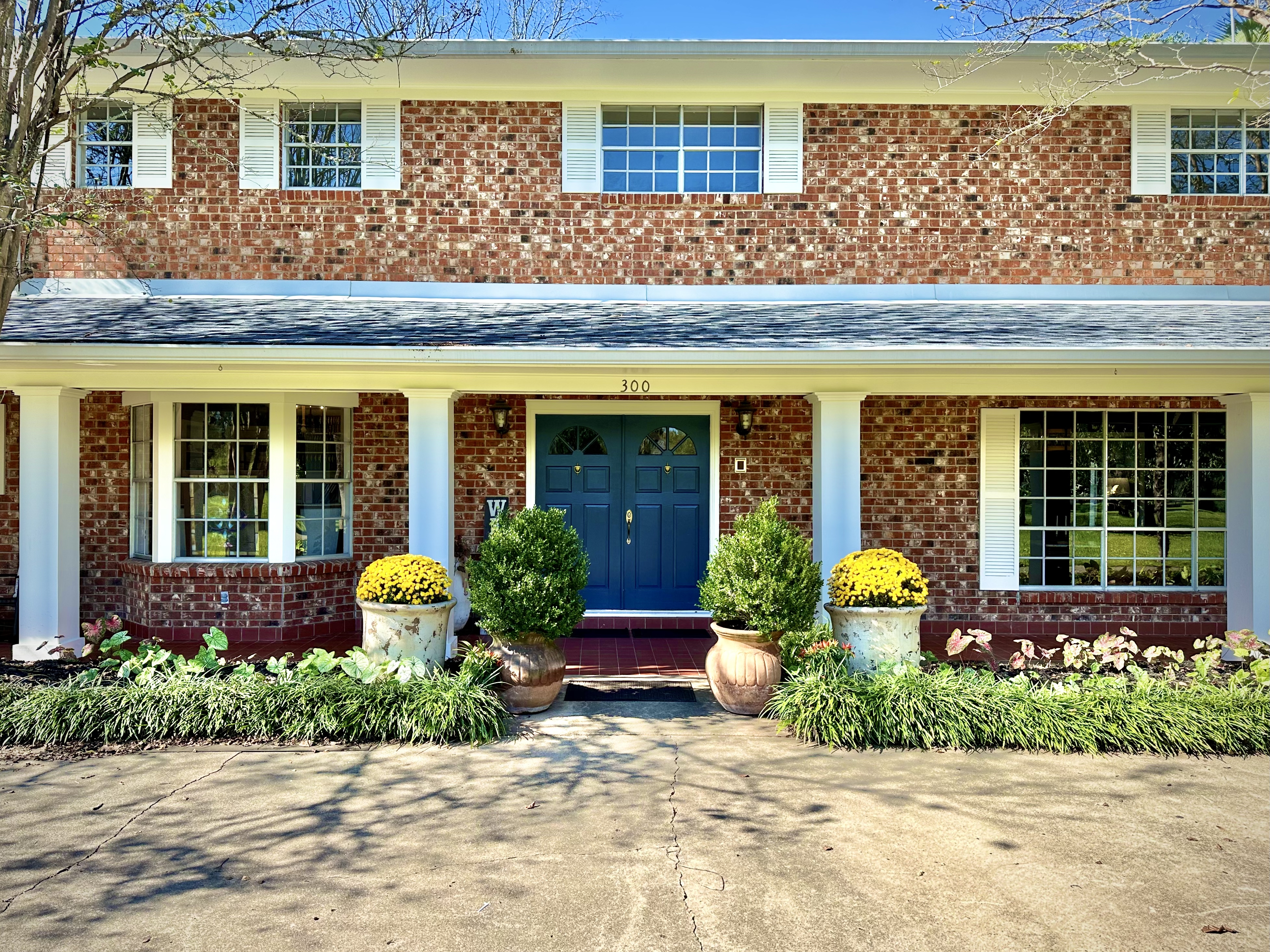 Family Home in Bunkie on 2.16 Acres | 4BR, 3BA - Custom Built