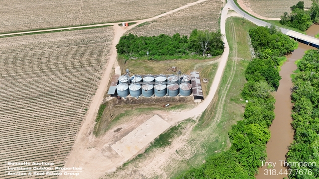 12 Bin Grain Storage Facility on 3.91 Acres
